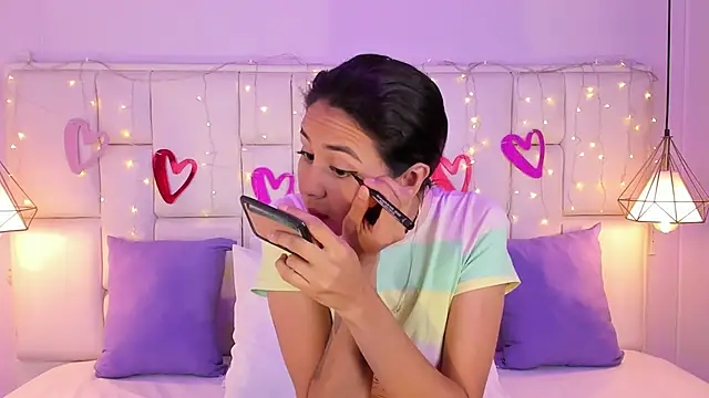 SarahSophia  online show from February 26, 2025, 11:30 am