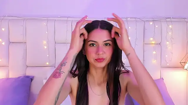 SarahSophia  online show from March 18, 2025, 5:53 pm