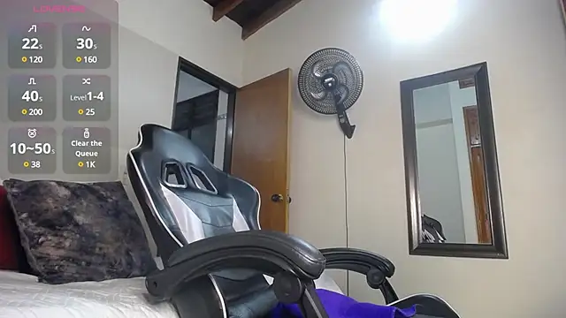 victoria  milf  online show from March 22, 2025, 1:43 am