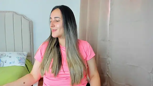 Snapshot of Hanna86 chatting on November 12, 2025, 7:57 pm Hanna86 online show from November 12, 2025, 7:57 pm