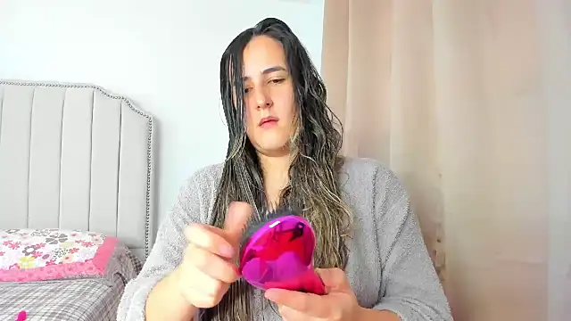 Snapshot of Hanna86 chatting on November 29, 2025, 8:01 pm Hanna86 online show from November 29, 2025, 8:01 pm