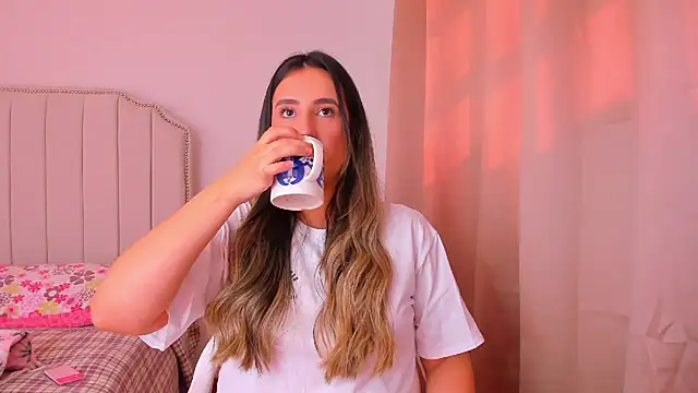 Snapshot of Hanna86 chatting on November 30, 2025, 1:59 pm Hanna86 online show from November 30, 2025, 1:59 pm