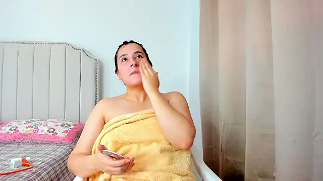 Snapshot of Hanna86 chatting on January 7, 2026, 3:47 pm Hanna86 online show from January 7, 2026, 3:47 pm