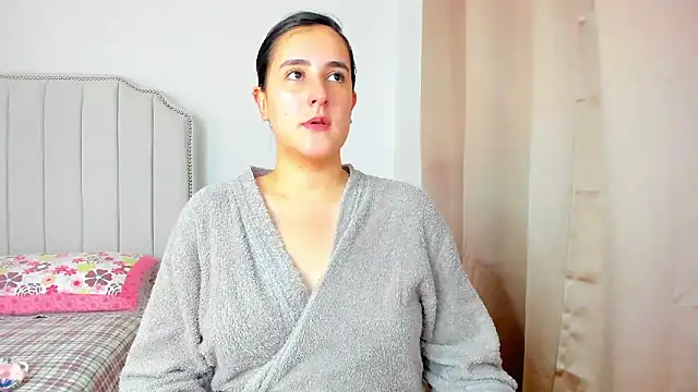 Snapshot of Hanna86 chatting on January 11, 2026, 4:45 pm Hanna86 online show from January 11, 2026, 4:45 pm