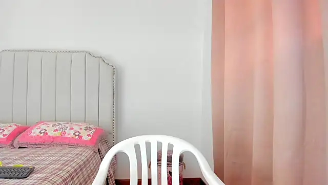 Snapshot of Hanna86 chatting on January 12, 2026, 5:18 pm Hanna86 online show from January 12, 2026, 5:18 pm