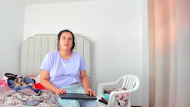 Snapshot of Hanna86 chatting on January 15, 2026, 2:21 pm Hanna86 online show from January 15, 2026, 2:21 pm