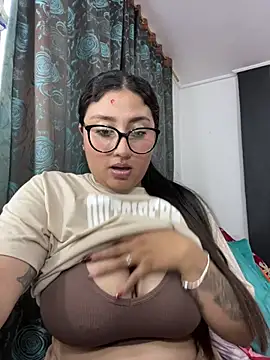 Snapshot of croftsmila chatting on February 16, 2026, 10:39 pm croftsmila online show from February 16, 2026, 10:39 pm