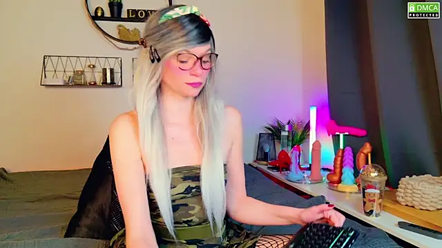 Snapshot of Kittychatte chatting on March 16, 2025, 8:54 am Kittychatte online show from March 16, 2025, 8:54 am