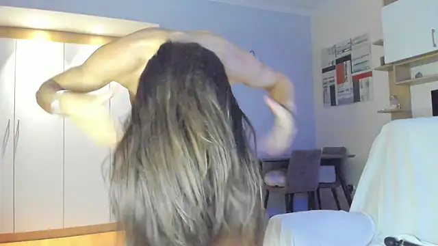 bellahot77 online show from February 3, 2025, 4:10 pm