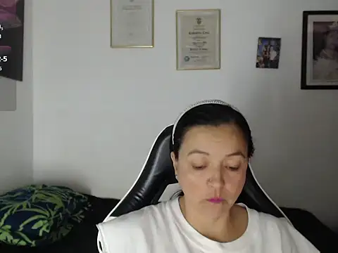 katty lorens online show from June 7, 2026, 1:54 am