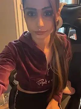 LaPetitechienne1 online show from January 14, 2025, 8:09 am