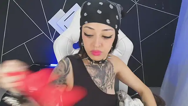 Snapshot of farichell chatting on October 23, 2025, 8:40 pm farichell online show from October 23, 2025, 8:40 pm