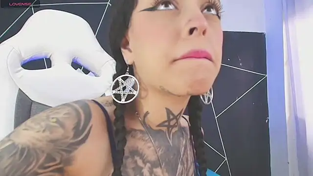 Snapshot of farichell chatting on January 5, 2026, 8:34 pm farichell online show from January 5, 2026, 8:34 pm