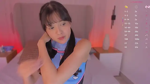 Snapshot of luisah_ chatting on October 24, 2025, 7:54 pm luisah online show from October 24, 2025, 7:54 pm