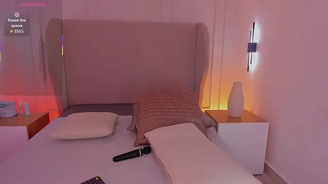 Snapshot of luisah_ chatting on October 28, 2025, 8:11 pm luisah online show from October 28, 2025, 8:11 pm