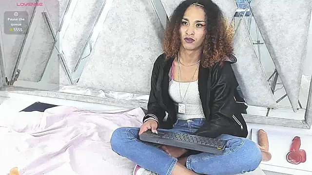 Snapshot of StefanyMiler chatting on December 17, 2024, 10:01 am StefanyMiler online show from December 17, 2024, 10:01 am