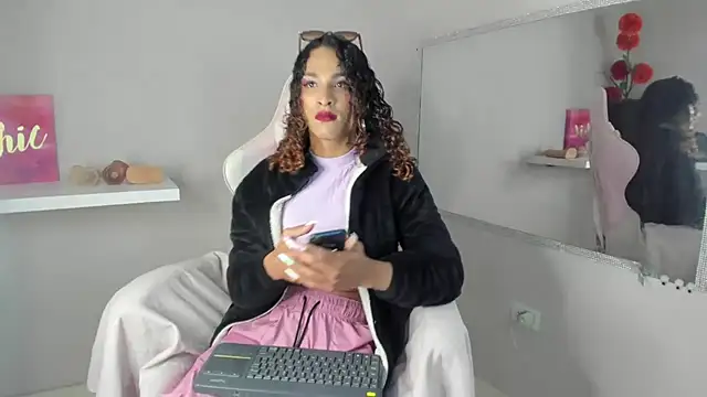 Snapshot of StefanyMiler chatting on February 1, 2025, 12:51 am StefanyMiler online show from February 1, 2025, 12:51 am