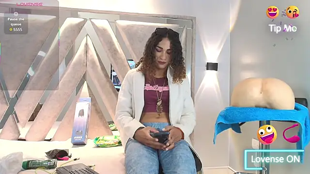 Snapshot of StefanyMiler chatting on October 18, 2025, 8:09 pm StefanyMiler online show from October 18, 2025, 8:09 pm