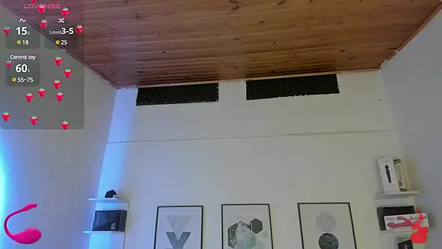 Snapshot of cristal__hot_1 chatting on January 21, 2025, 10:30 am cristal hot 1 online show from January 21, 2025, 10:30 am