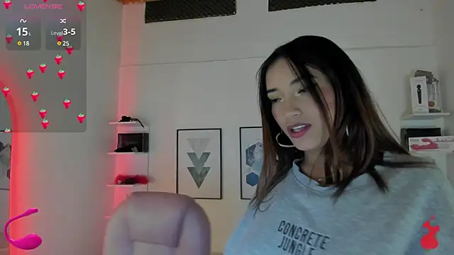 Snapshot of cristal__hot_1 chatting on January 26, 2025, 10:02 am cristal hot 1 online show from January 26, 2025, 10:02 am