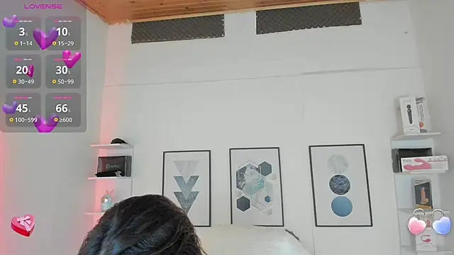 Snapshot of cristal__hot_1 chatting on February 4, 2025, 4:05 am cristal hot 1 online show from February 4, 2025, 4:05 am