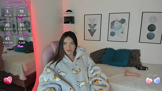 Snapshot of cristal__hot_1 chatting on February 9, 2025, 7:05 am cristal hot 1 online show from February 9, 2025, 7:05 am