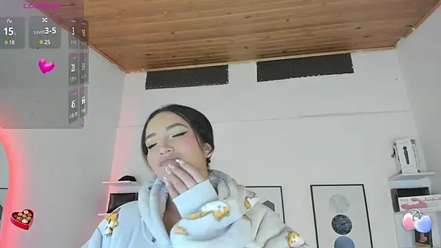 Snapshot of cristal__hot_1 chatting on February 10, 2025, 7:15 am cristal hot 1 online show from February 10, 2025, 7:15 am