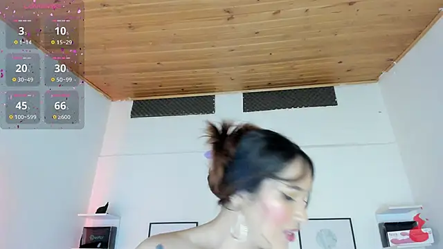 Snapshot of cristal__hot_1 chatting on March 8, 2025, 10:11 am cristal hot 1 online show from March 8, 2025, 10:11 am