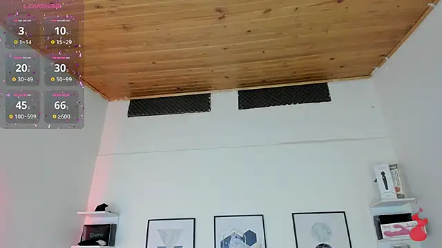 Snapshot of cristal__hot_1 chatting on March 17, 2025, 7:13 am cristal hot 1 online show from March 17, 2025, 7:13 am