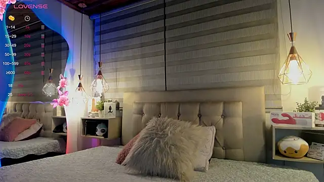 Snapshot of cristal__hot_1 chatting on October 19, 2025, 5:08 am cristal hot 1 online show from October 19, 2025, 5:08 am