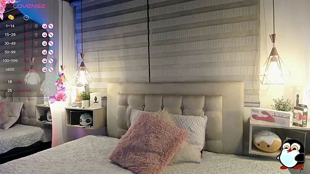 Snapshot of cristal__hot_1 chatting on November 3, 2025, 4:47 am cristal hot 1 online show from November 3, 2025, 4:47 am