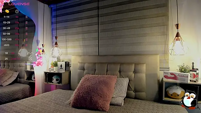 Snapshot of cristal__hot_1 chatting on November 8, 2025, 5:07 am cristal hot 1 online show from November 8, 2025, 5:07 am