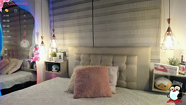 Snapshot of cristal__hot_1 chatting on November 9, 2025, 4:55 am cristal hot 1 online show from November 9, 2025, 4:55 am