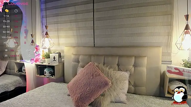 Snapshot of cristal__hot_1 chatting on November 10, 2025, 4:55 am cristal hot 1 online show from November 10, 2025, 4:55 am