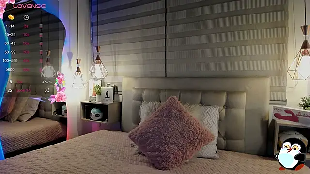 Snapshot of cristal__hot_1 chatting on November 19, 2025, 5:07 am cristal hot 1 online show from November 19, 2025, 5:07 am