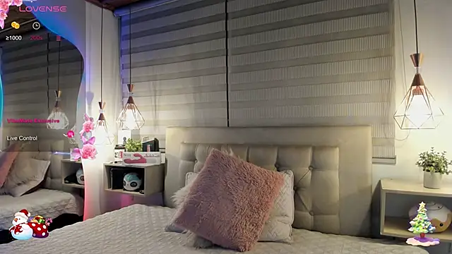 Snapshot of cristal__hot_1 chatting on November 25, 2025, 4:56 am cristal hot 1 online show from November 25, 2025, 4:56 am