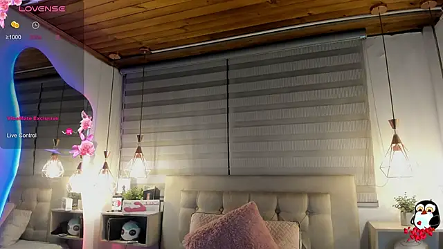 Snapshot of cristal__hot_1 chatting on February 6, 2026, 5:01 am cristal hot 1 online show from February 6, 2026, 5:01 am