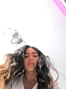 Sam Sara online show from November 14, 2025, 1:32 pm