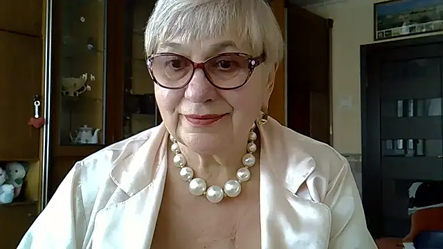 SweetCherry27 online show from March 5, 2025, 12:22 pm