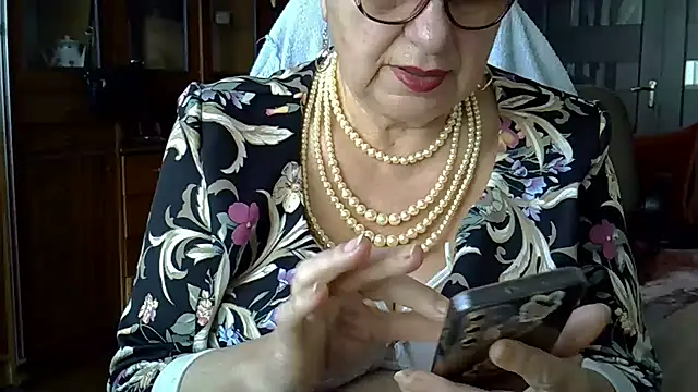 SweetCherry27 online show from March 12, 2025, 7:46 am