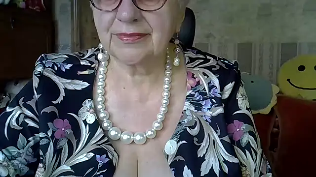 Snapshot of SweetCherry27 chatting on April 11, 2026, 4:28 am SweetCherry27 online show from April 11, 2026, 4:28 am
