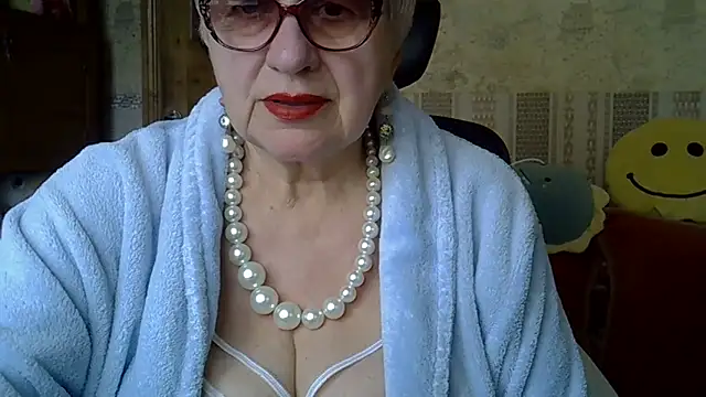 Snapshot of SweetCherry27 chatting on April 11, 2026, 9:35 am SweetCherry27 online show from April 11, 2026, 9:35 am