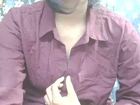 Snapshot of Supriya201 chatting on August 4, 2026, 3:36 pm Supriya201 online show from August 4, 2026, 3:36 pm