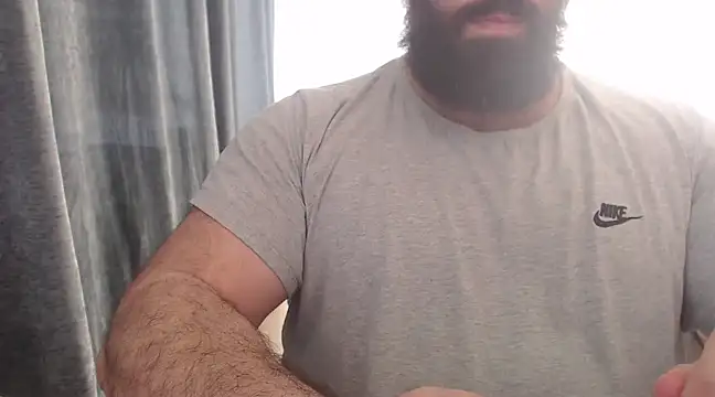 hugemachohandsome online show from March 3, 2025, 3:20 pm