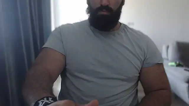 hugemachohandsome online show from September 24, 2025, 7:01 am