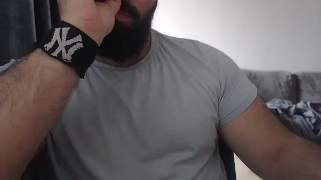 hugemachohandsome online show from October 16, 2025, 8:48 am