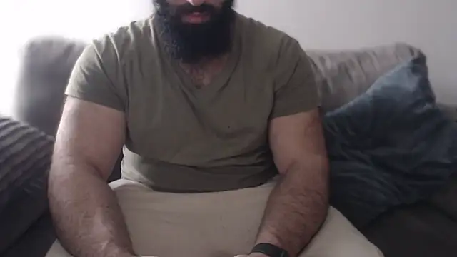 hugemachohandsome online show from April 3, 2026, 8:01 am