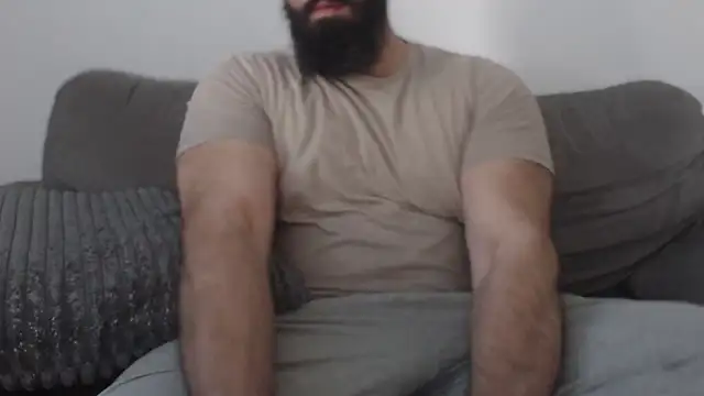 Snapshot of hugemachohandsome chatting on May 3, 2026, 5:35 am hugemachohandsome online show from May 3, 2026, 5:35 am
