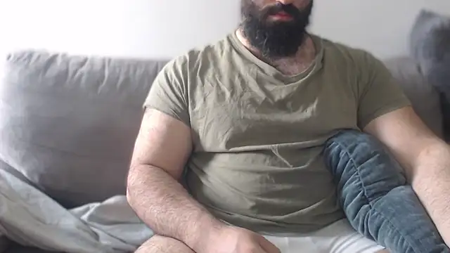 Snapshot of hugemachohandsome chatting on May 10, 2026, 7:13 am hugemachohandsome online show from May 10, 2026, 7:13 am