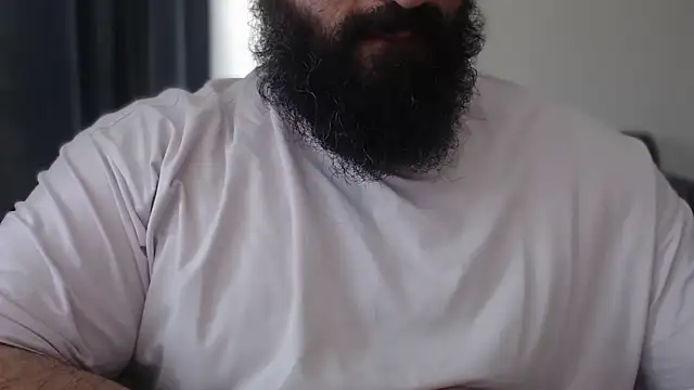 Snapshot of hugemachohandsome chatting on May 24, 2026, 7:46 am hugemachohandsome online show from May 24, 2026, 7:46 am